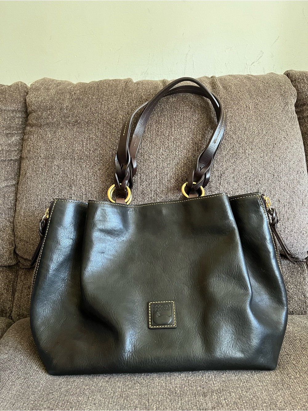 Dooney & Bourke Florentine Large Zip Barlow